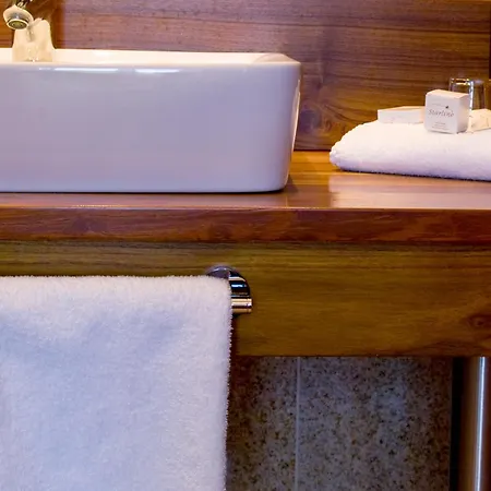 Strandvilla Viktoria Hotel *